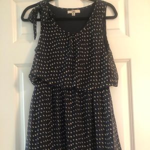 🌟🌟Navy and tan sleeveless dress with ruffle